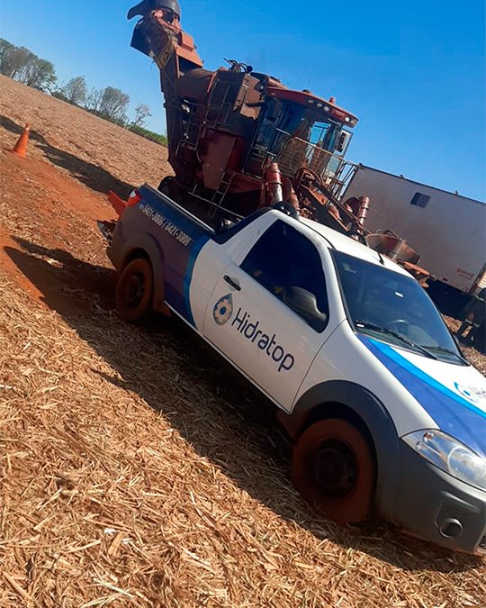 Equipe Hidratop em atendimento no campo
