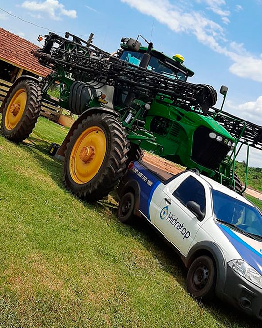 Equipe Hidratop em atendimento no campo