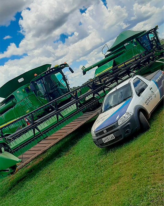 Equipe Hidratop em atendimento no campo
